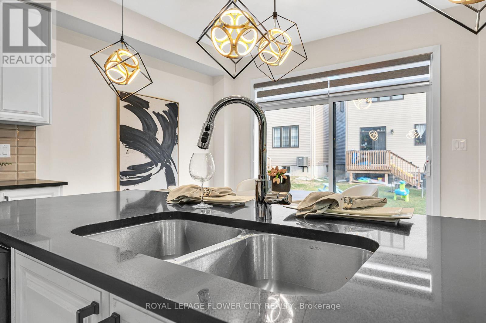 22 Subdin Drive, Haldimand, Ontario  N3W 1V5 - Photo 22 - X12519774