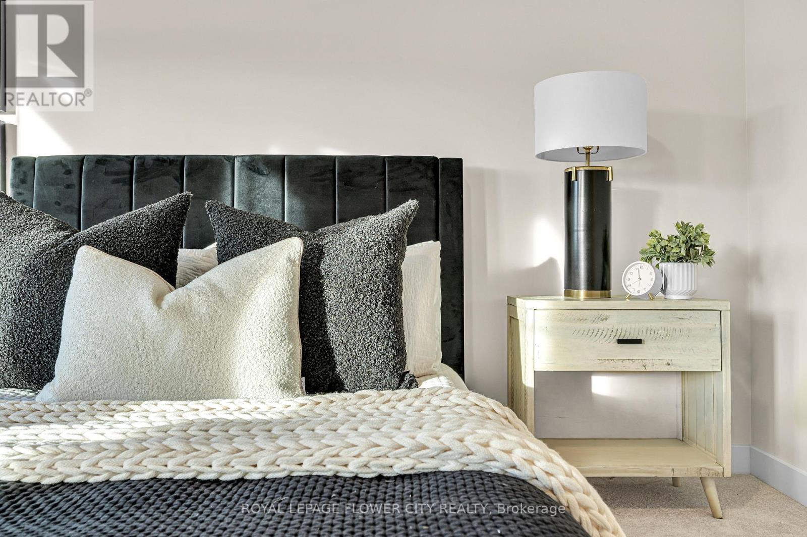 22 Subdin Drive, Haldimand, Ontario  N3W 1V5 - Photo 38 - X12519774