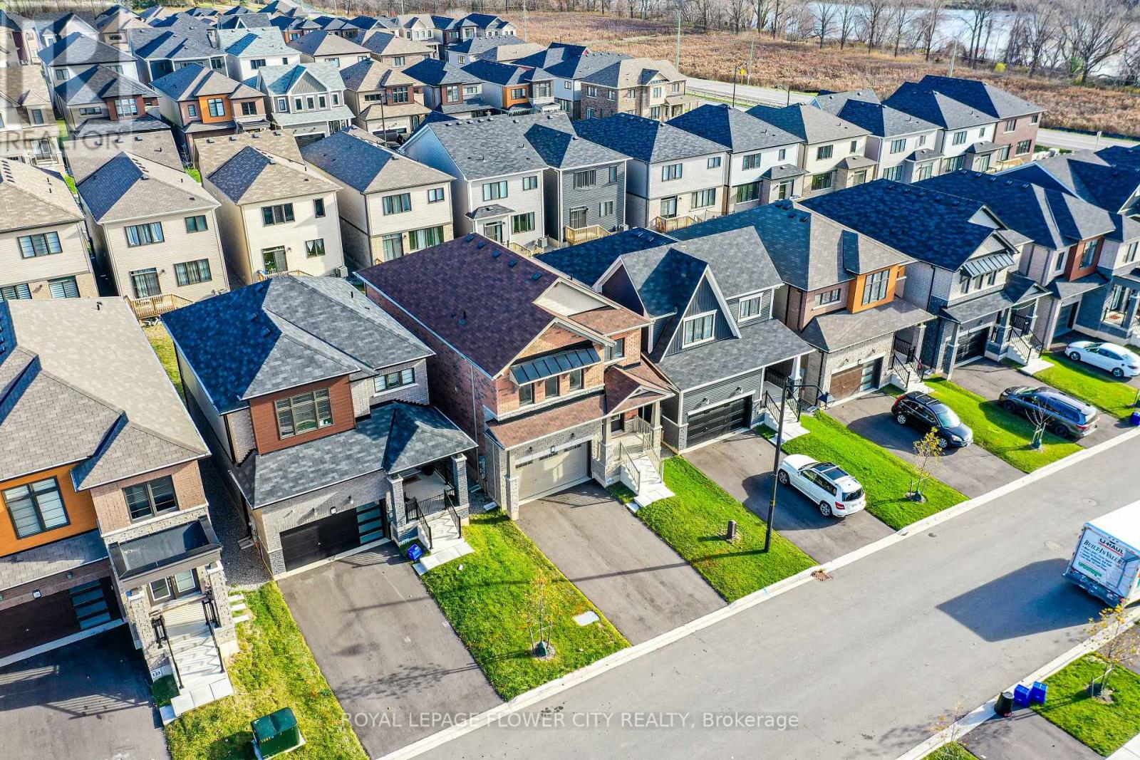 22 Subdin Drive, Haldimand, Ontario  N3W 1V5 - Photo 5 - X12519774