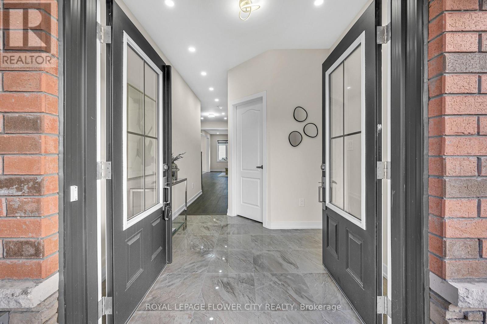 22 Subdin Drive, Haldimand, Ontario  N3W 1V5 - Photo 9 - X12519774