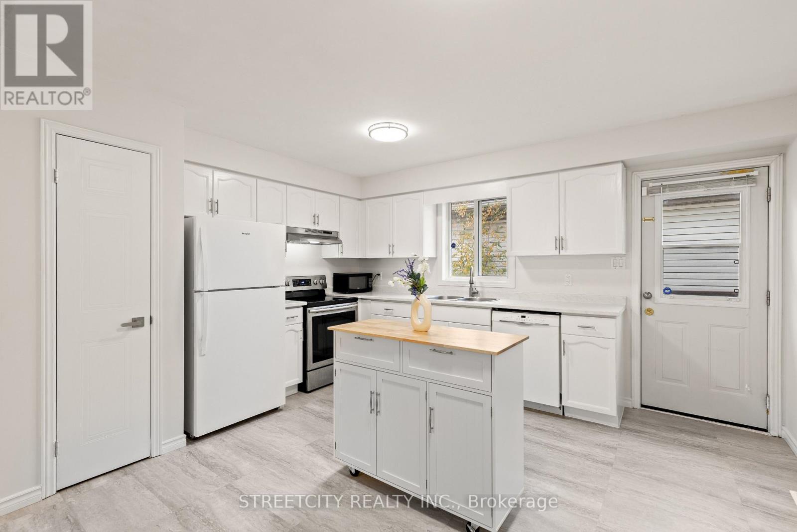 856 Thistledown Way, London North, Ontario  N6G 4Z8 - Photo 11 - X12519814