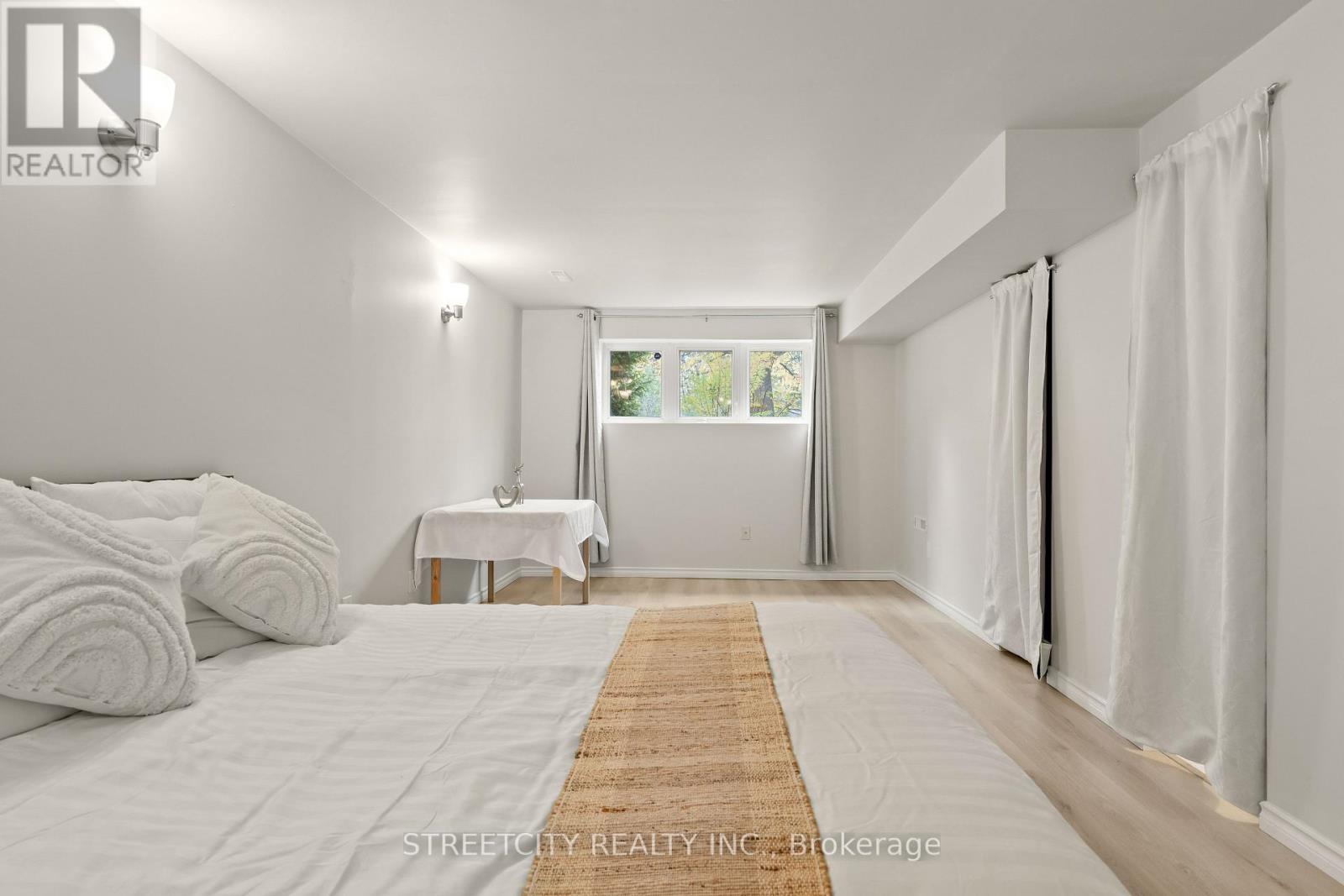 856 Thistledown Way, London North, Ontario  N6G 4Z8 - Photo 24 - X12519814