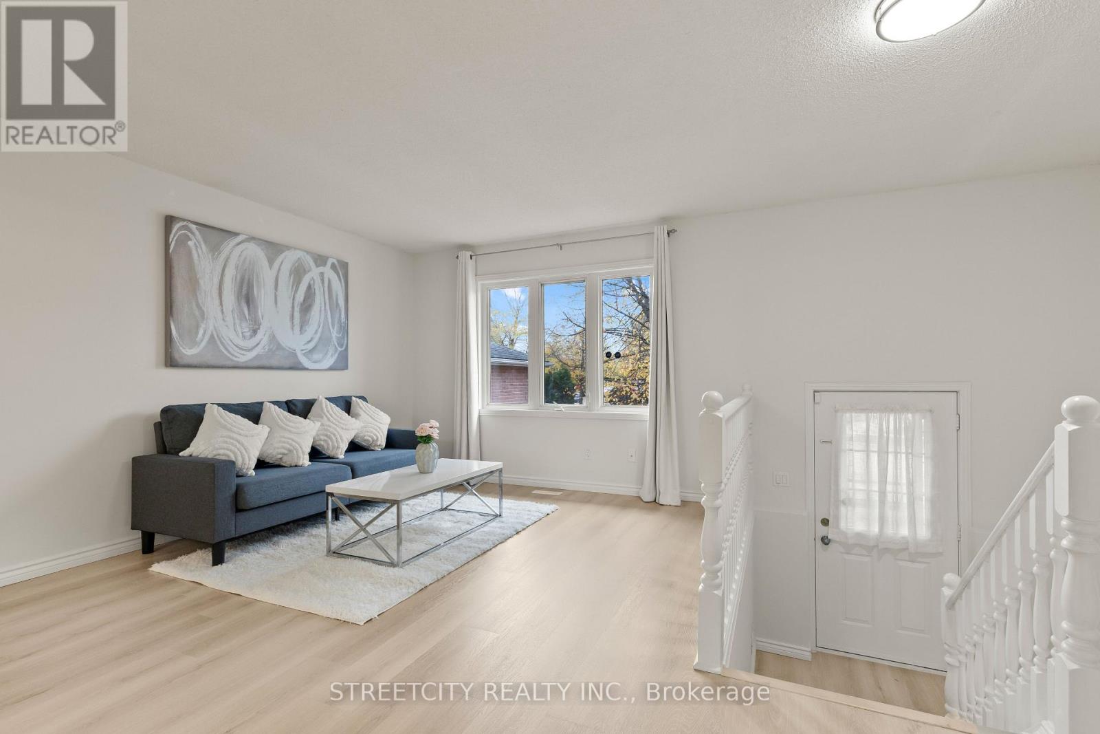 856 Thistledown Way, London North, Ontario  N6G 4Z8 - Photo 5 - X12519814