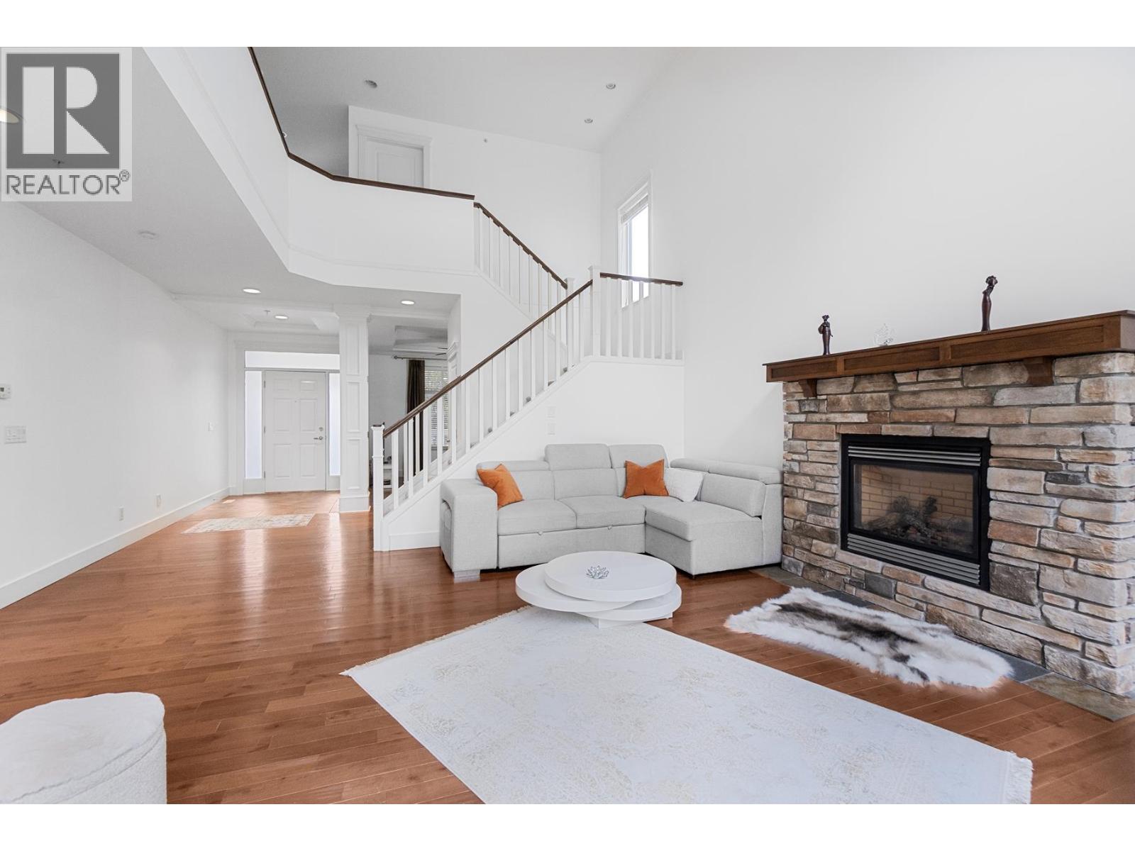 23953 Mcclure Avenue, Maple Ridge, British Columbia V2W 0B3 - Photo 5 - R3053350