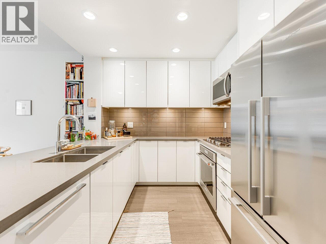 412 255 W 1st Street, North Vancouver, British Columbia  V7M 3G8 - Photo 2 - R3065616