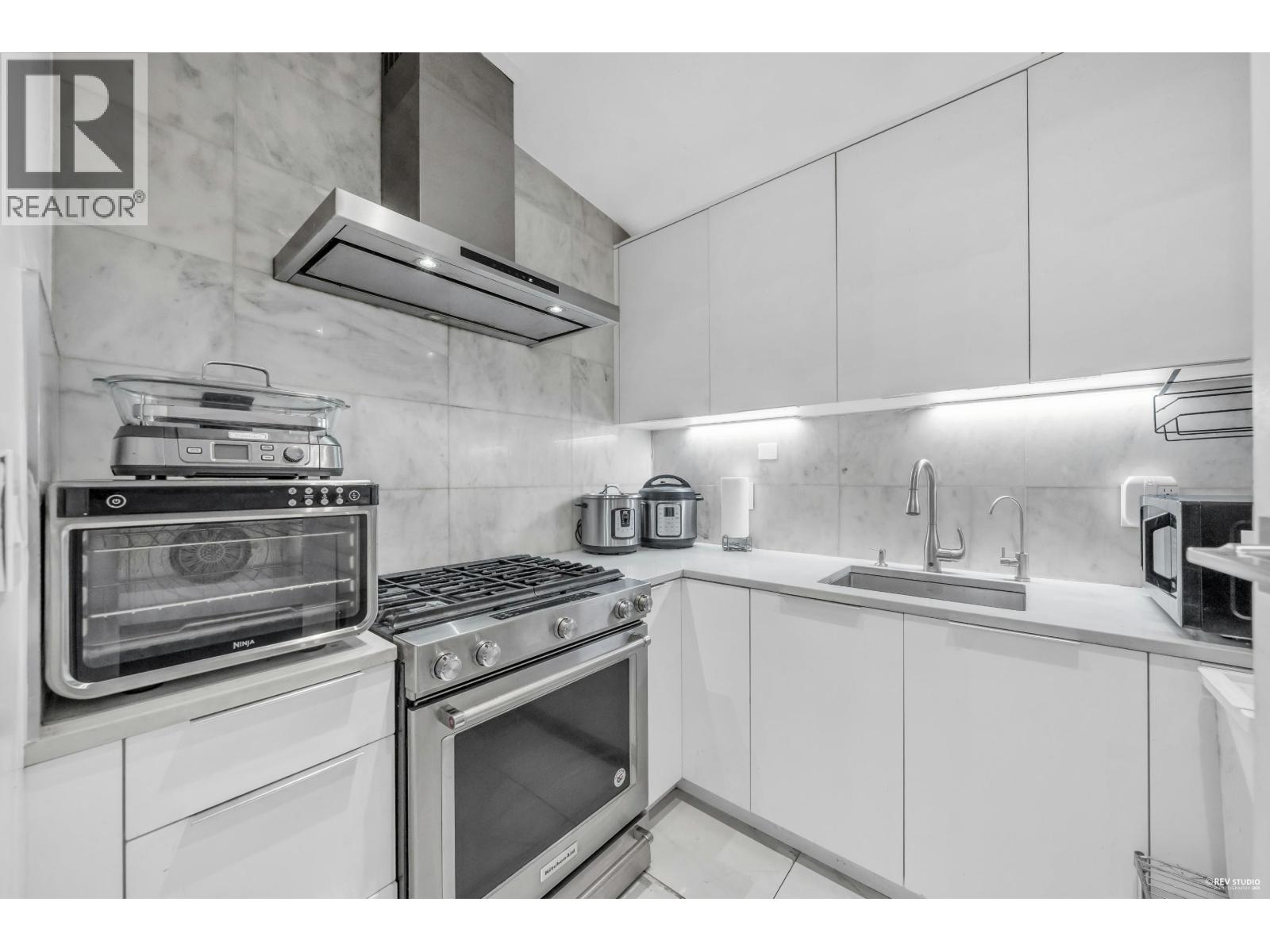 475 Newlands Road, West Vancouver, British Columbia V7T 1W3 - Photo 10 - R3065630