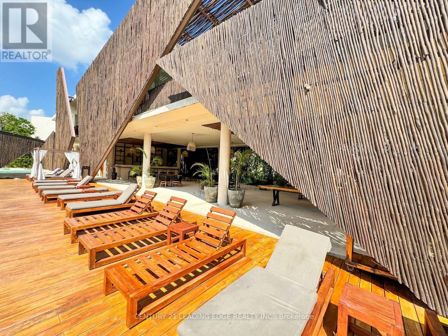 77760 Juanek Avenue, Mexico, Ontario A1A 1A1 - Photo 3 - X12515894