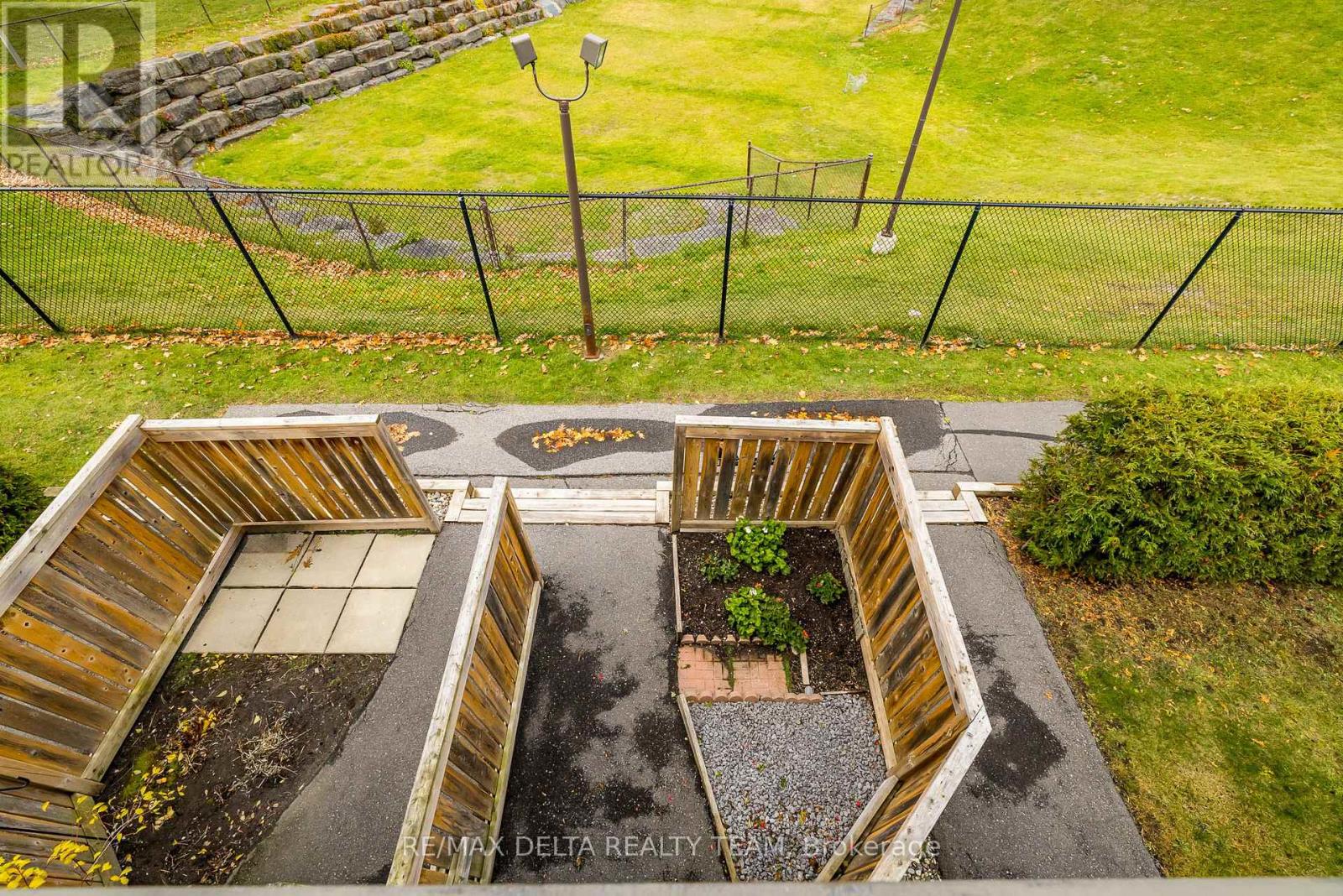 205 - 1720 Marsala Crescent, Ottawa, Ontario  K4A 2G8 - Photo 25 - X12505368