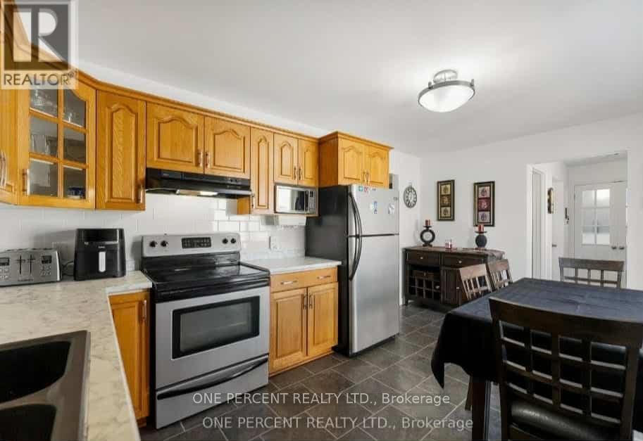 626 Willow Drive, Laurentian Valley, Ontario  K8A 4J1 - Photo 5 - X12514998