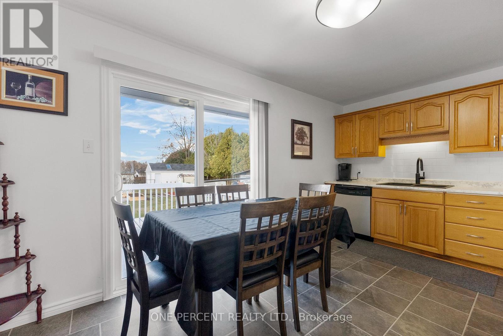 626 Willow Drive, Laurentian Valley, Ontario  K8A 4J1 - Photo 7 - X12514998