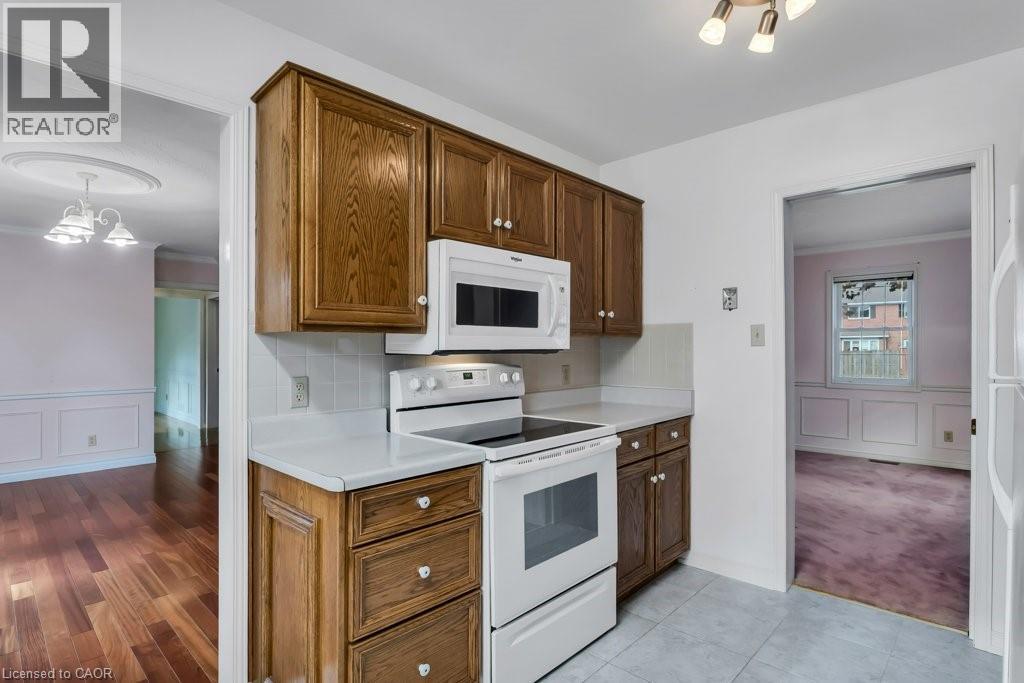 24 Lake Street, Grimsby, Ontario  L3M 2G7 - Photo 6 - 40780905