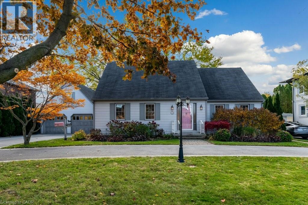 24 LAKE Street, Grimsby, Ontario