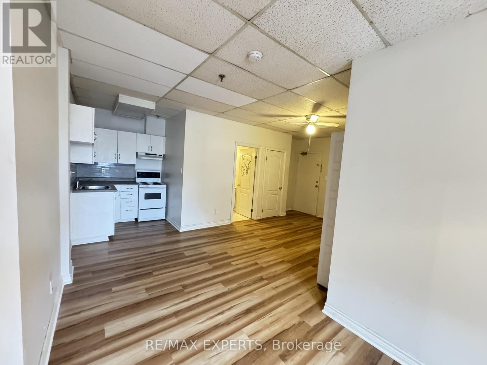 204 - 8 Main Street S, Brampton, Ontario L6W 2C3 - Photo 8 - W12485078