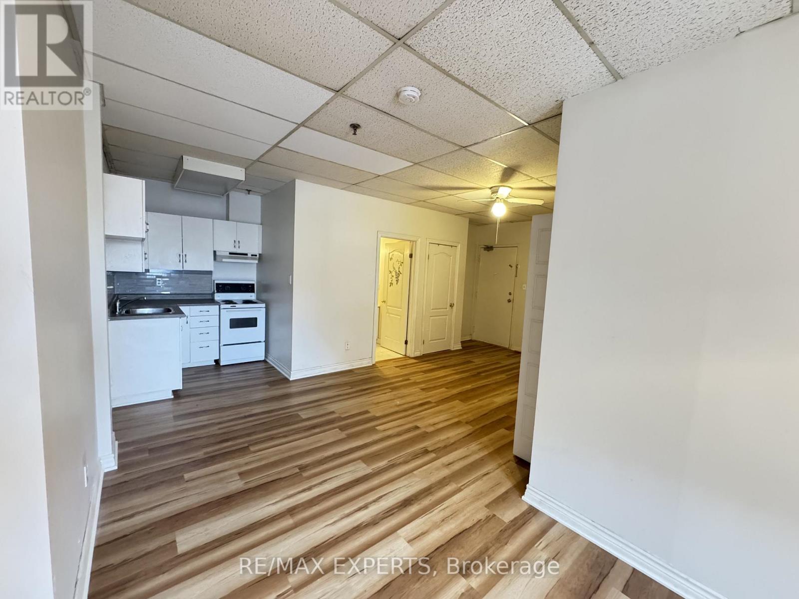 204 - 8 Main Street S, Brampton, Ontario L6W 2C3 - Photo 9 - W12485078