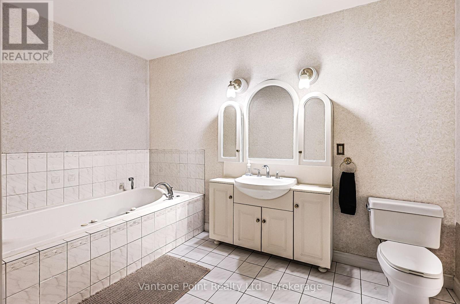 7 Park Head Road, South Bruce Peninsula, Ontario N0H 1P0 - Photo 16 - X12519954