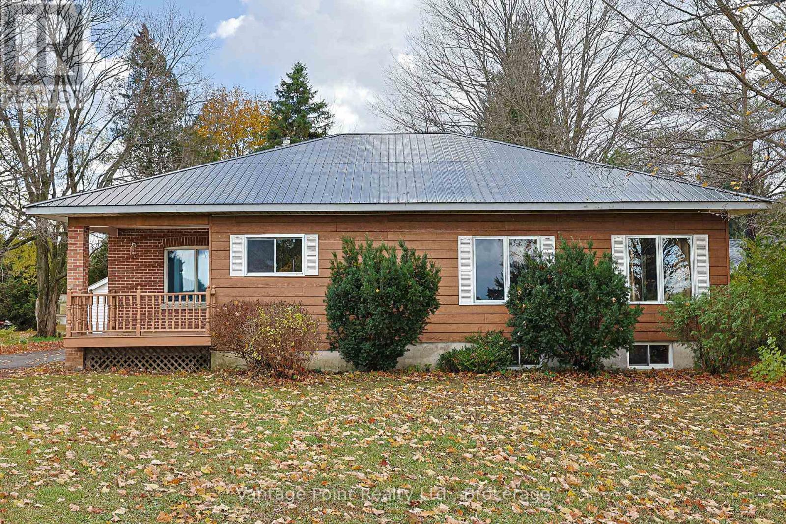 7 Park Head Road, South Bruce Peninsula, Ontario N0H 1P0 - Photo 2 - X12519954