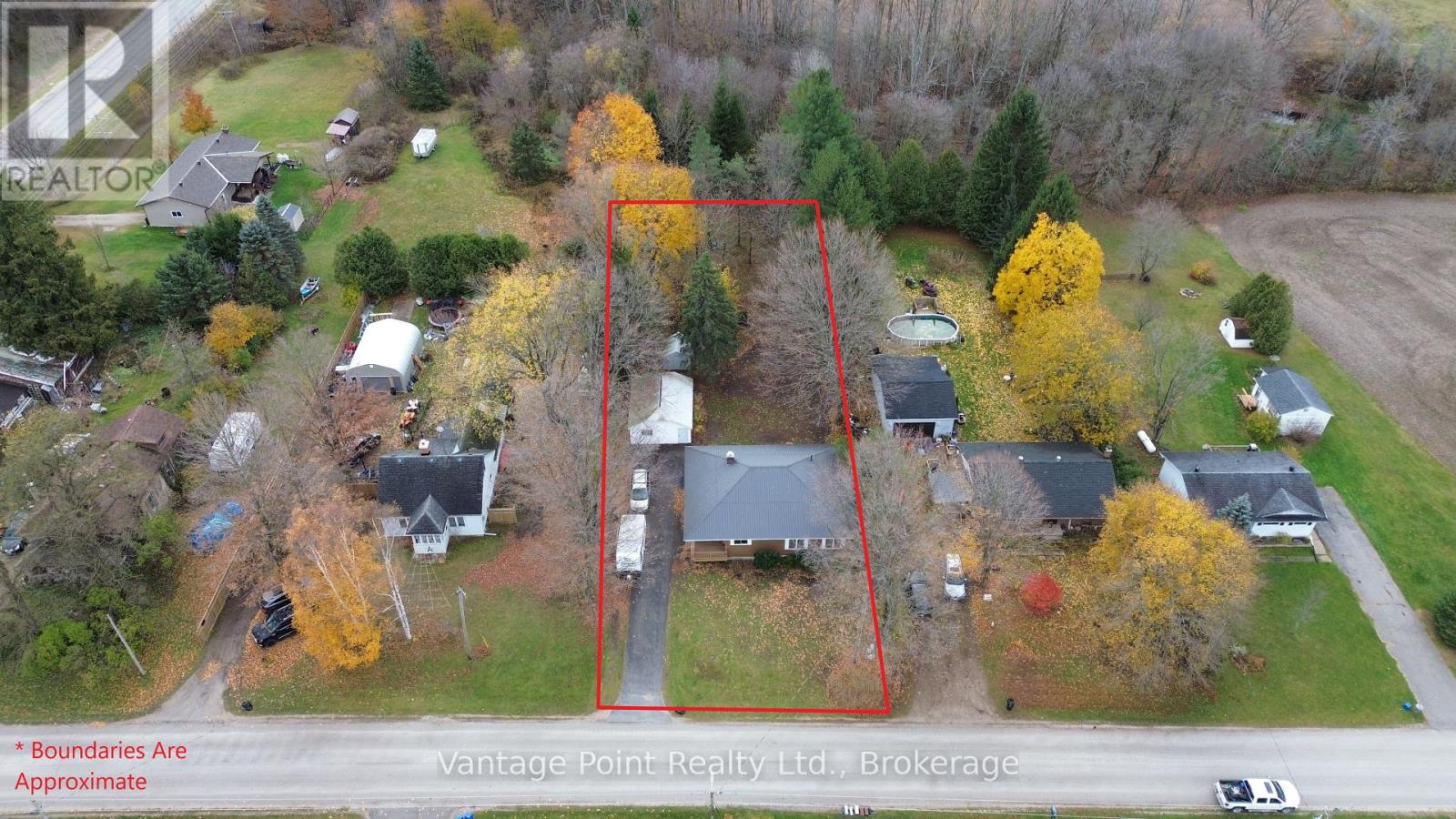 7 Park Head Road, South Bruce Peninsula, Ontario N0H 1P0 - Photo 4 - X12519954