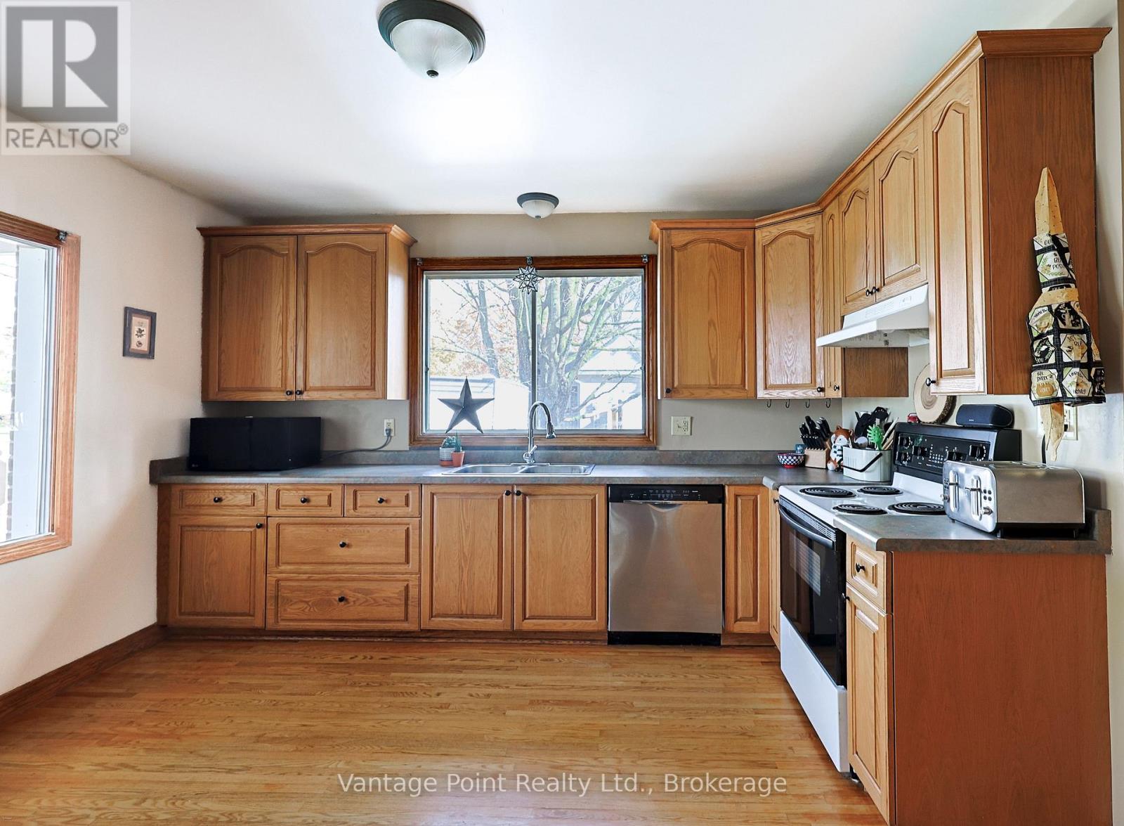 7 Park Head Road, South Bruce Peninsula, Ontario N0H 1P0 - Photo 9 - X12519954