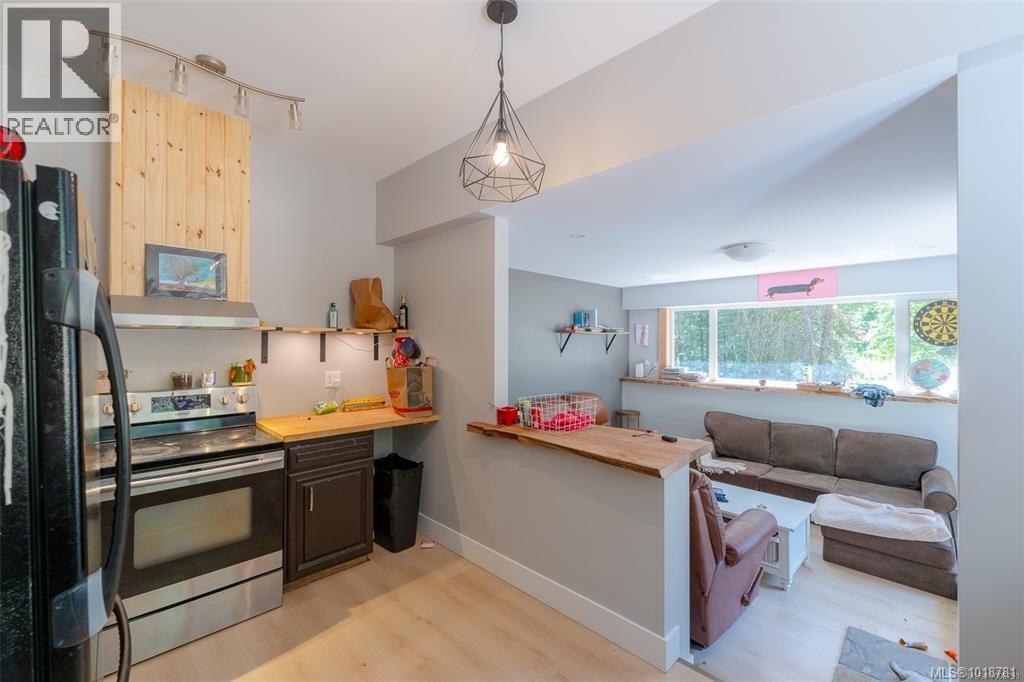 300 Oakdowne Rd, Qualicum Beach, British Columbia  V9K 2G1 - Photo 10 - 1018781