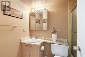 913 - 555 Brittany Drive, Ottawa, Ontario  K1K 4C5 - Photo 18 - X12519904