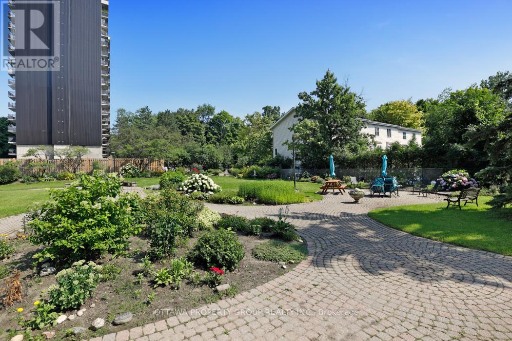 913 - 555 Brittany Drive, Ottawa, Ontario  K1K 4C5 - Photo 20 - X12519904