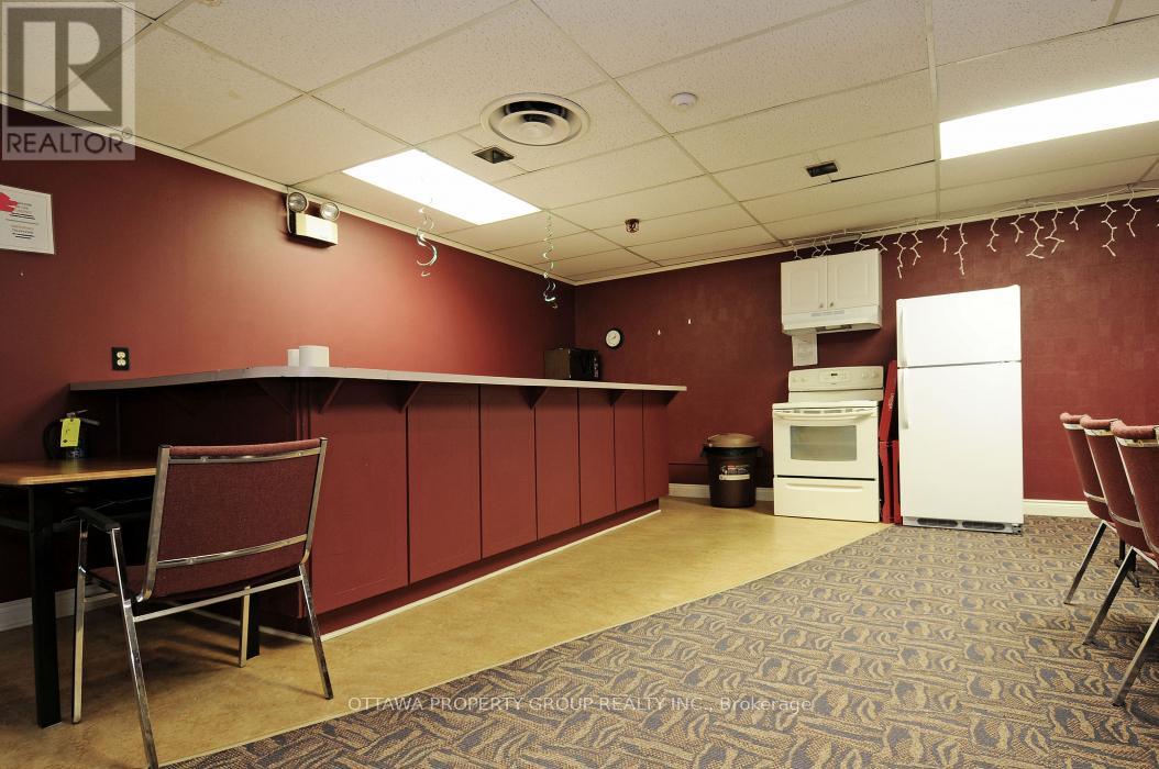 913 - 555 Brittany Drive, Ottawa, Ontario  K1K 4C5 - Photo 25 - X12519904