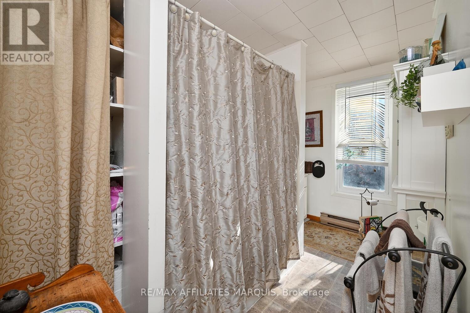 26 Rideau Street, Westport, Ontario  K0G 1X0 - Photo 11 - X12519912