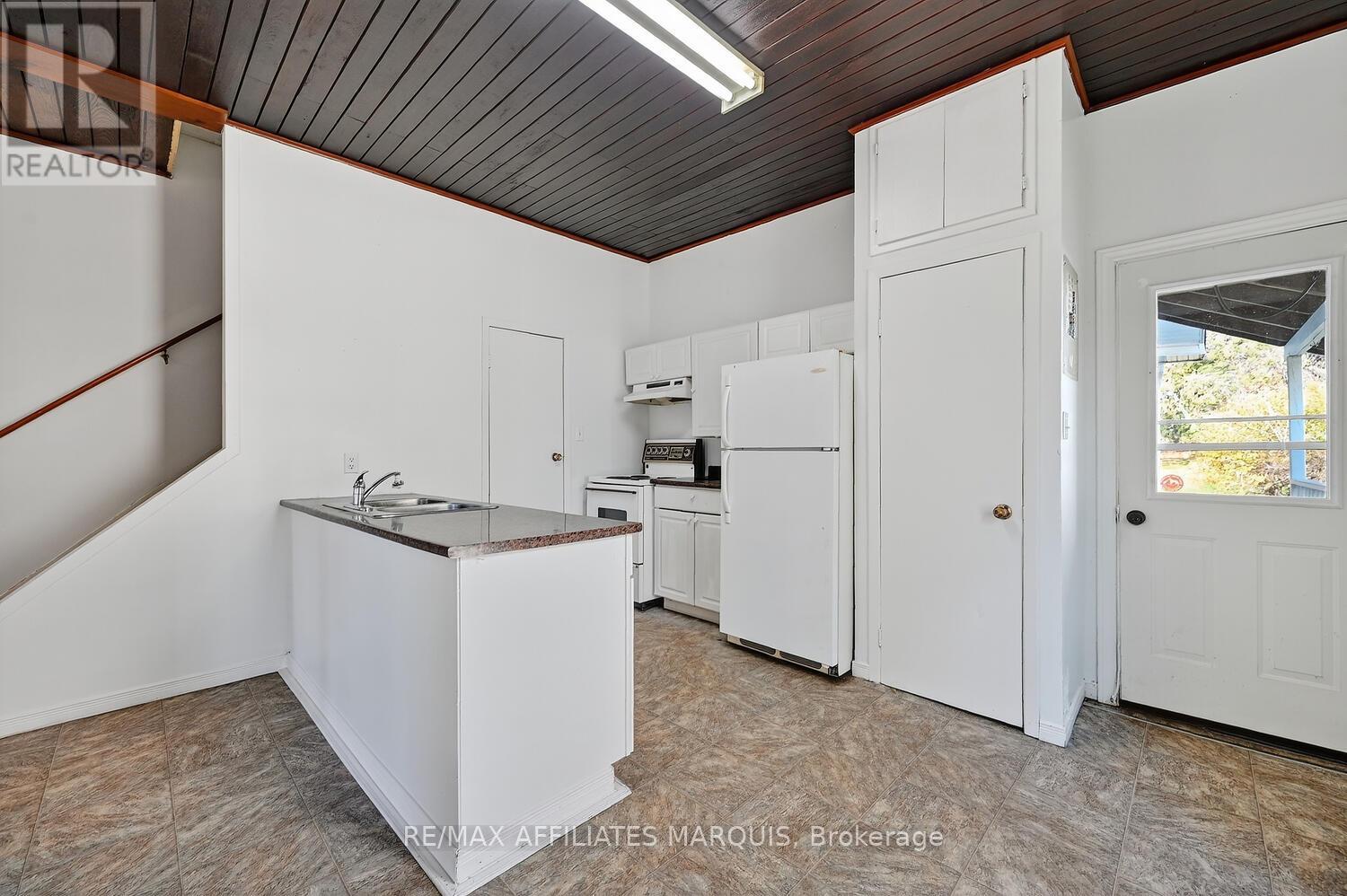 26 Rideau Street, Westport, Ontario  K0G 1X0 - Photo 19 - X12519912