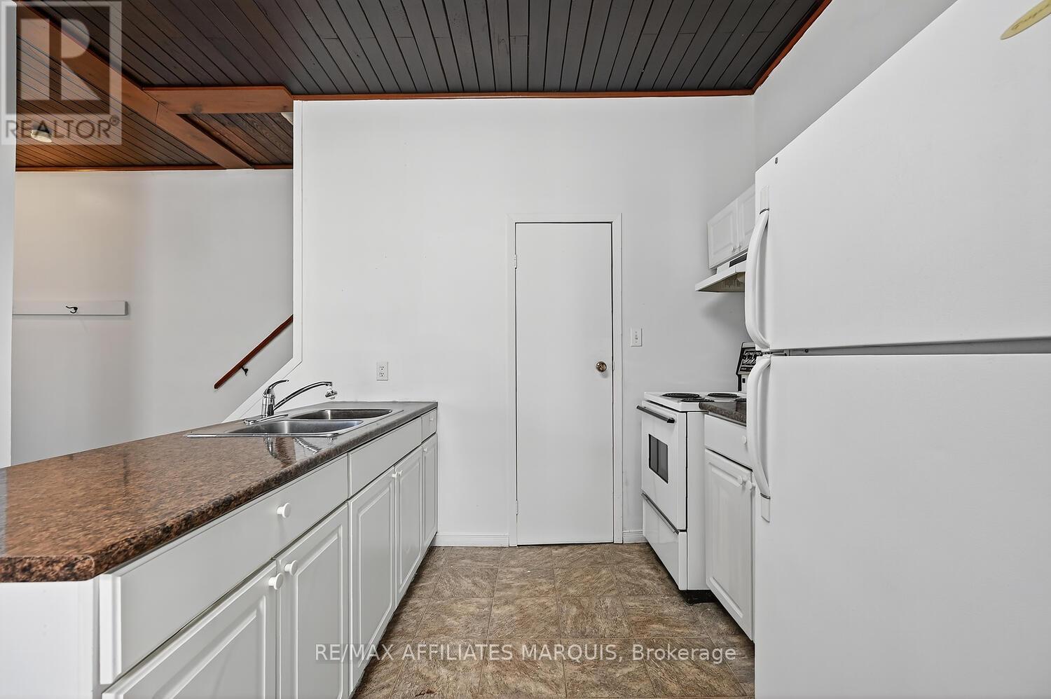 26 Rideau Street, Westport, Ontario  K0G 1X0 - Photo 20 - X12519912