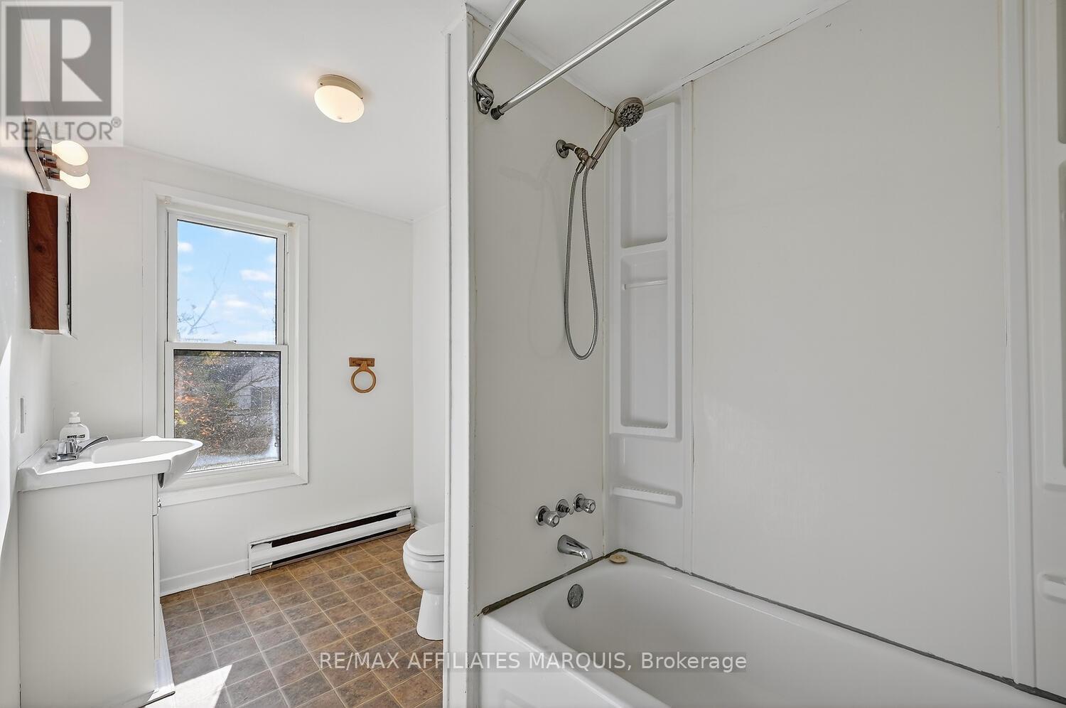 26 Rideau Street, Westport, Ontario  K0G 1X0 - Photo 23 - X12519912