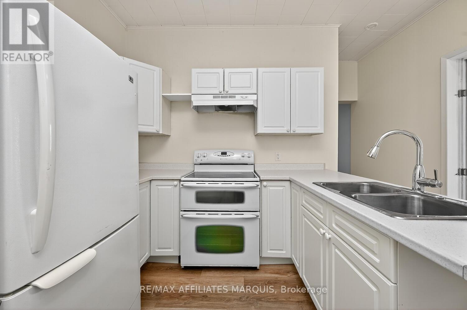 26 Rideau Street, Westport, Ontario  K0G 1X0 - Photo 28 - X12519912