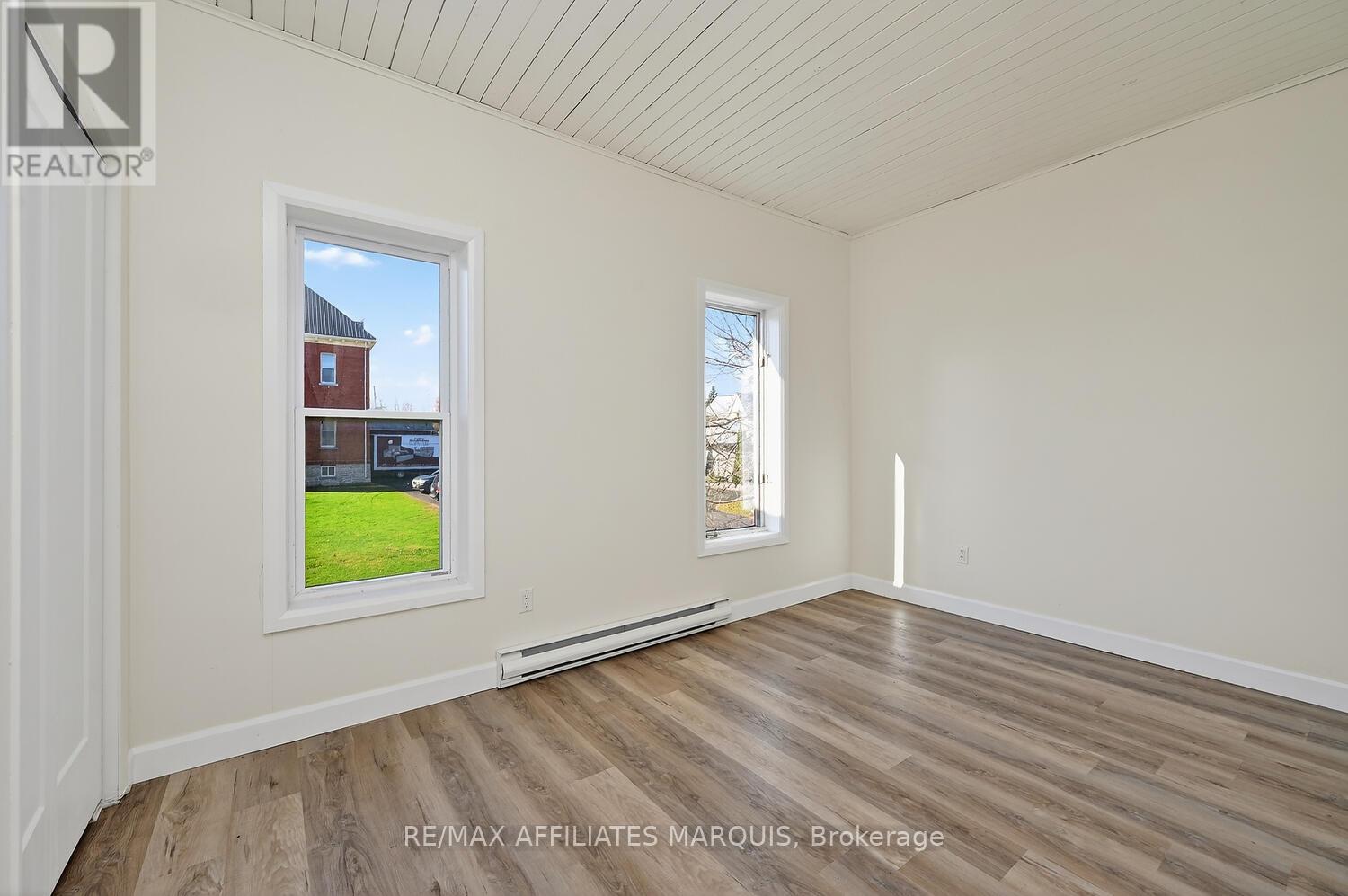 26 Rideau Street, Westport, Ontario  K0G 1X0 - Photo 31 - X12519912