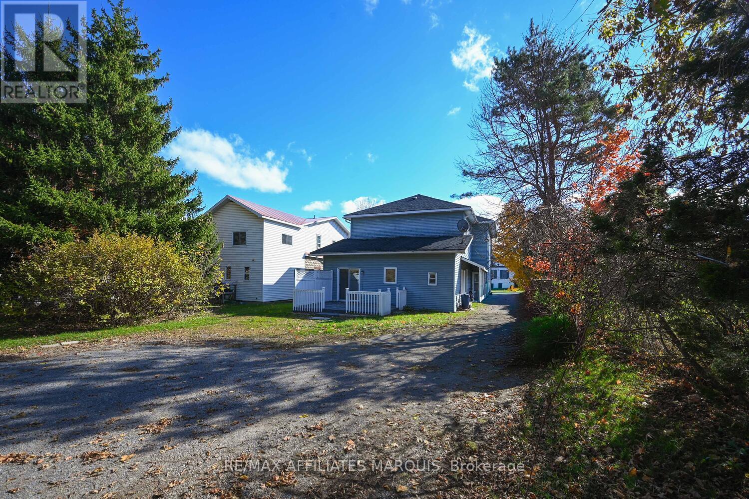 26 Rideau Street, Westport, Ontario  K0G 1X0 - Photo 42 - X12519912