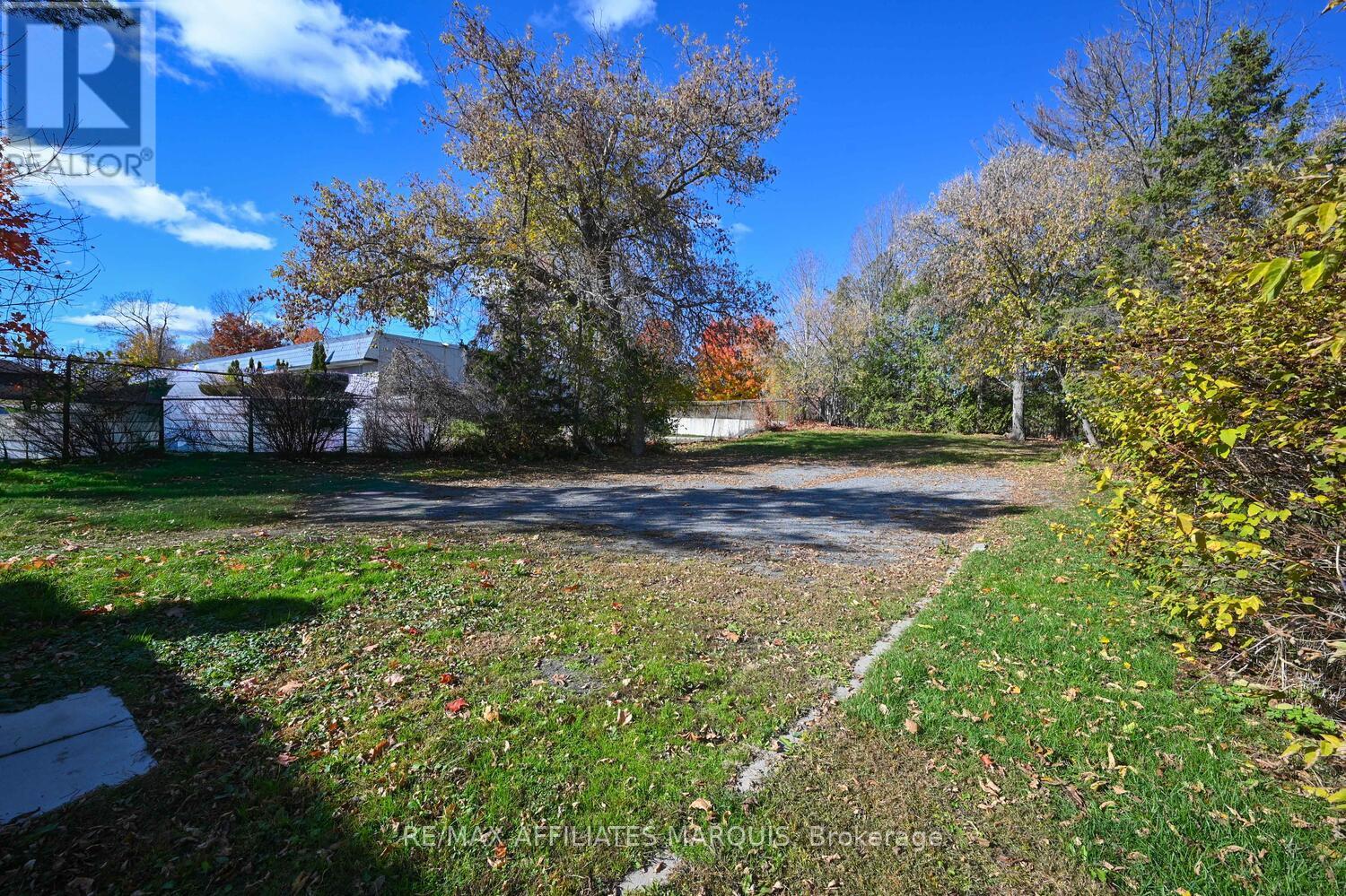 26 Rideau Street, Westport, Ontario  K0G 1X0 - Photo 44 - X12519912