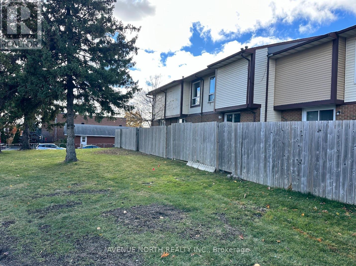 65 - 1787 Dondale Street, Ottawa, Ontario  K1B 5H9 - Photo 4 - X12519940