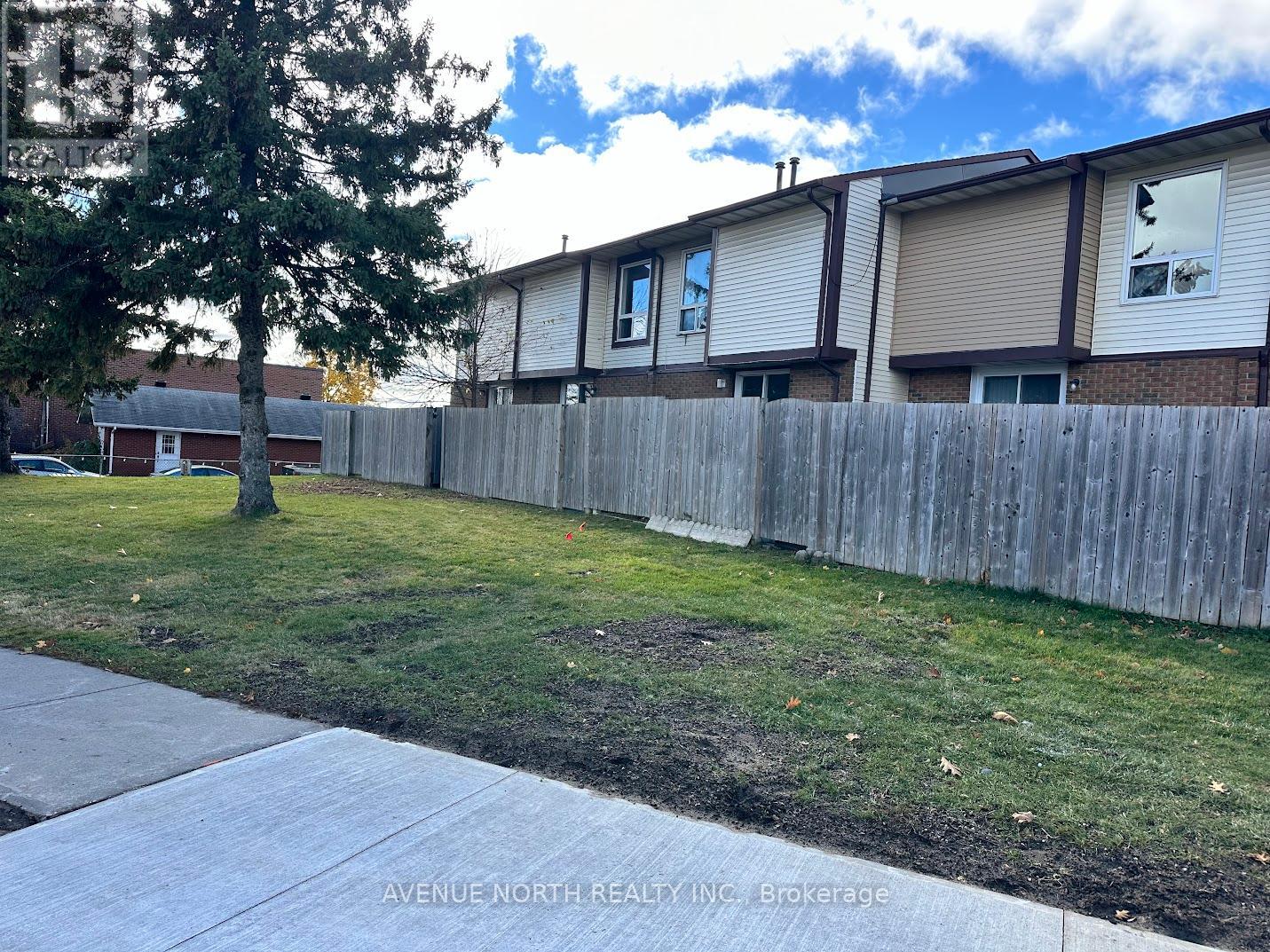 65 - 1787 Dondale Street, Ottawa, Ontario  K1B 5H9 - Photo 5 - X12519940