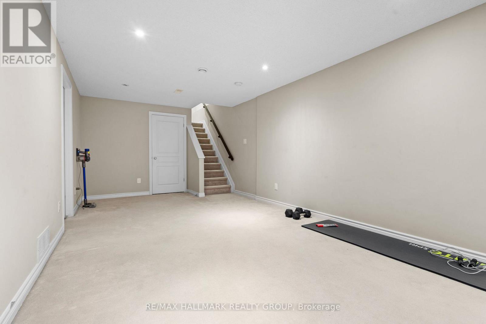 938 Fletcher Circle, Ottawa, Ontario  K2T 0B7 - Photo 38 - X12519948