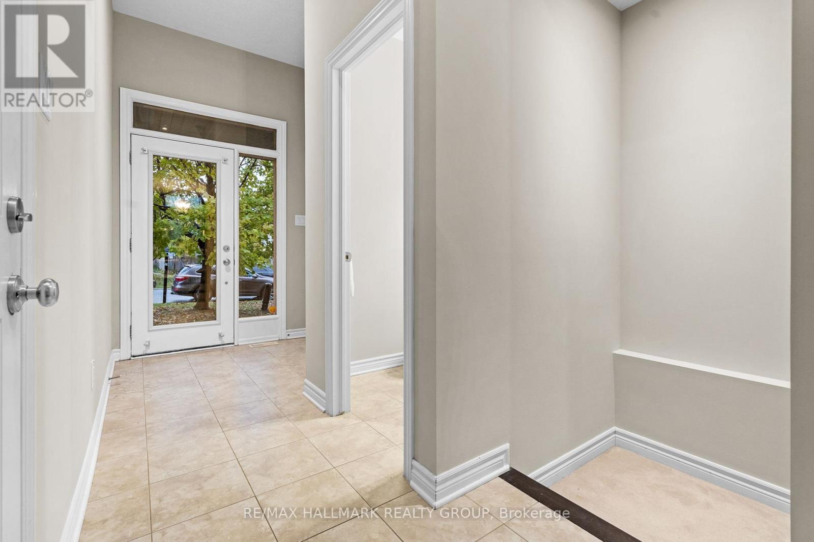 938 Fletcher Circle, Ottawa, Ontario  K2T 0B7 - Photo 6 - X12519948