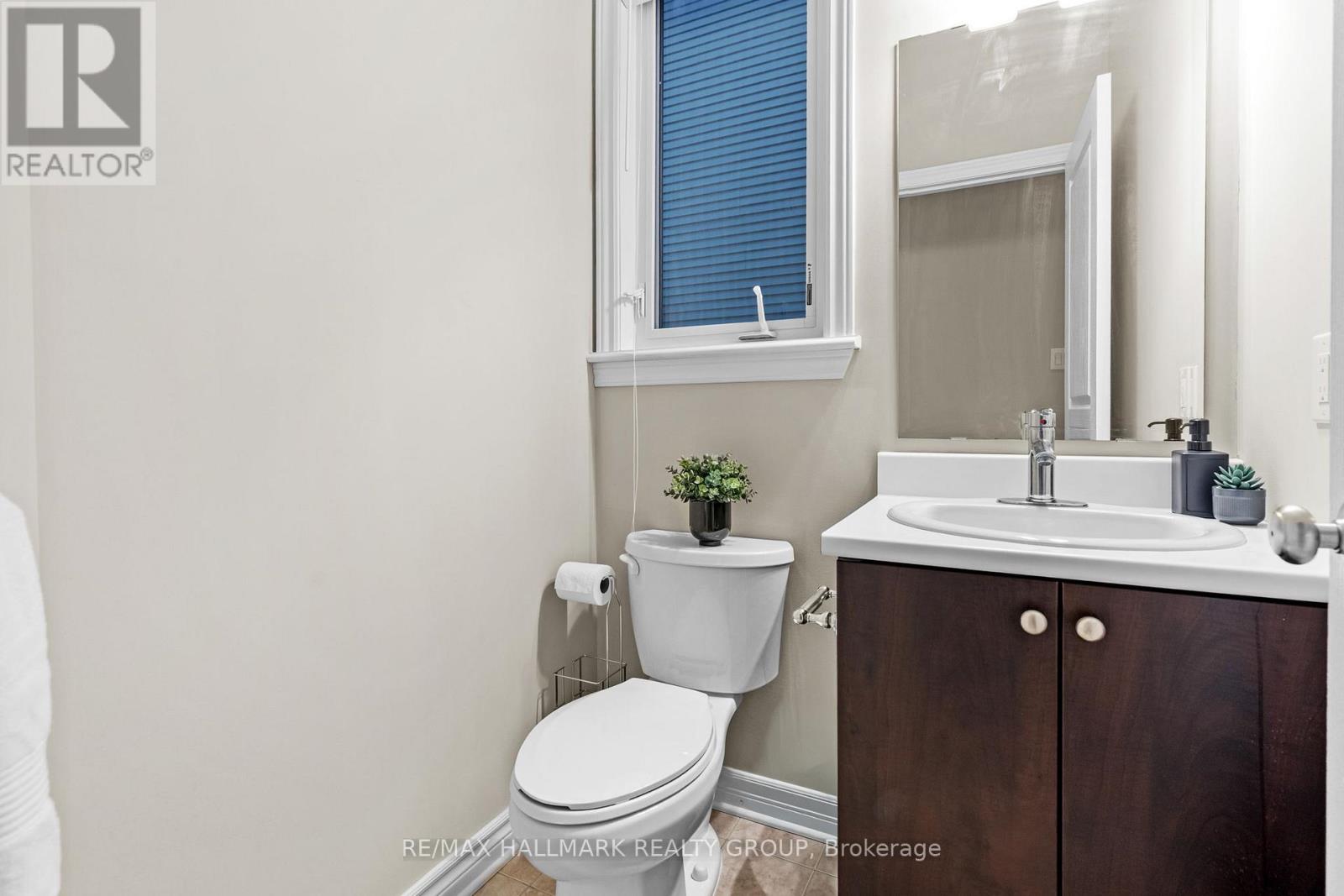 938 Fletcher Circle, Ottawa, Ontario  K2T 0B7 - Photo 7 - X12519948