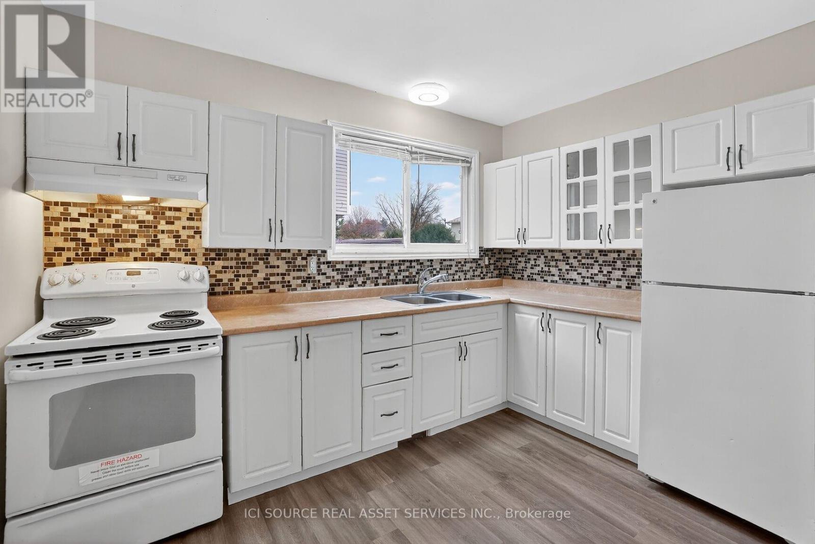 1393 Claymor Avenue, Ottawa, Ontario  K2C 1S5 - Photo 7 - X12451109