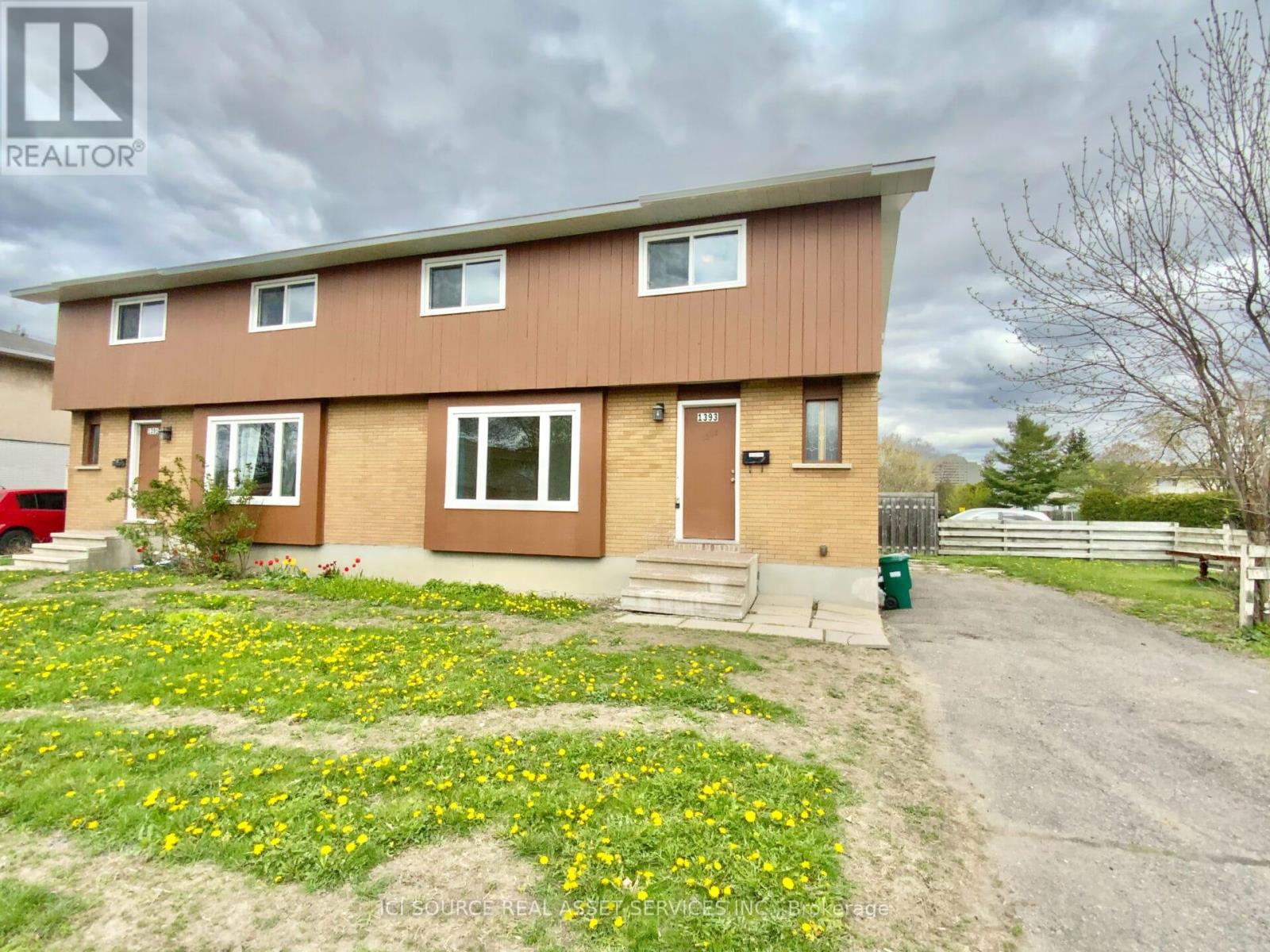 1393 Claymor Avenue, Ottawa, Ontario  K2C 1S5 - Photo 2 - X12451109