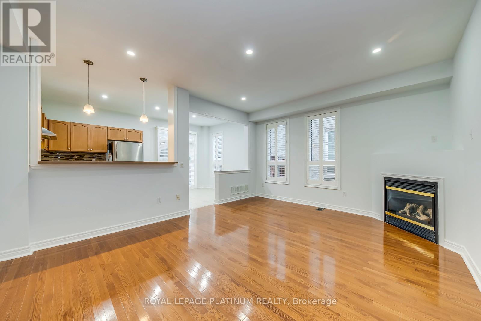 5644 Longboat Avenue, Mississauga, Ontario  L5M 7E8 - Photo 10 - W12519844