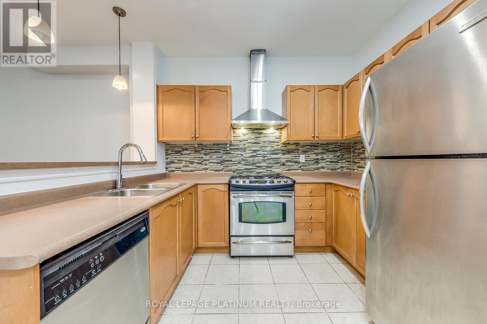 5644 Longboat Avenue, Mississauga, Ontario  L5M 7E8 - Photo 13 - W12519844