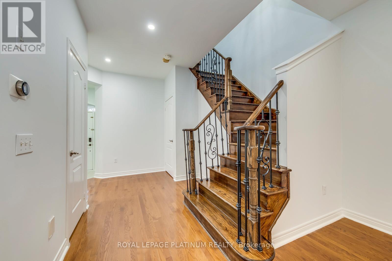 5644 Longboat Avenue, Mississauga, Ontario  L5M 7E8 - Photo 17 - W12519844