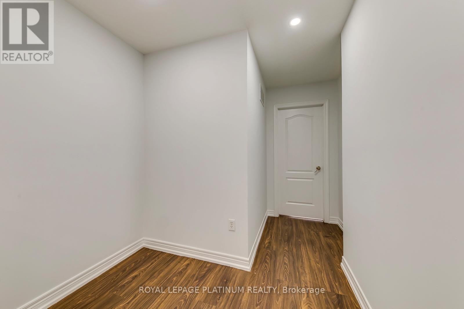 5644 Longboat Avenue, Mississauga, Ontario  L5M 7E8 - Photo 20 - W12519844