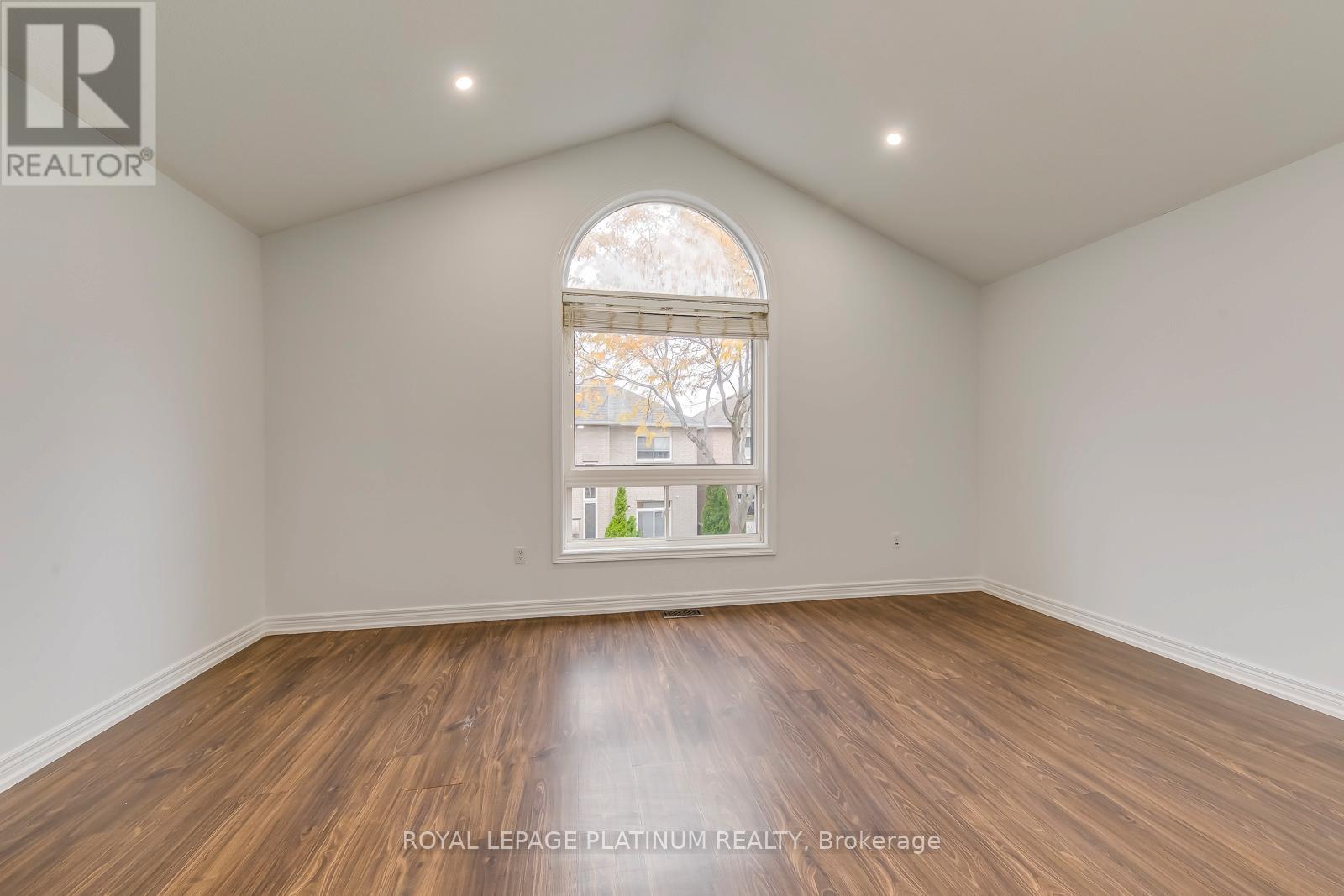 5644 Longboat Avenue, Mississauga, Ontario  L5M 7E8 - Photo 21 - W12519844