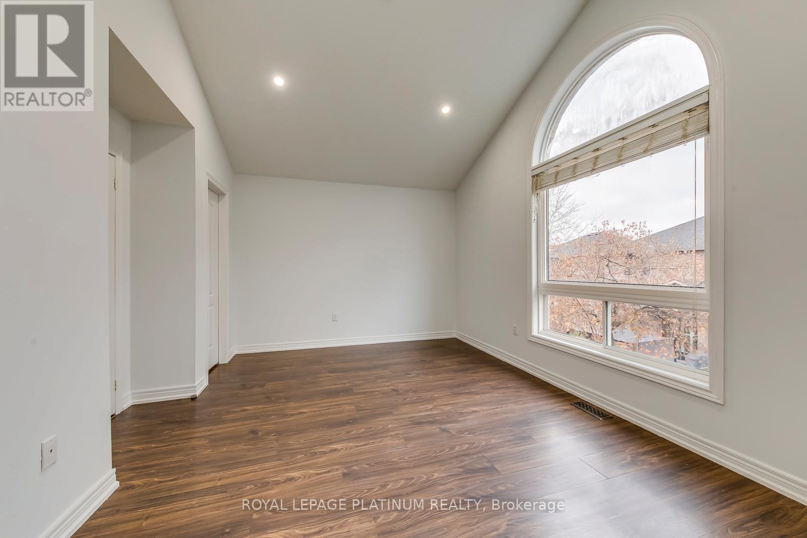 5644 Longboat Avenue, Mississauga, Ontario  L5M 7E8 - Photo 24 - W12519844