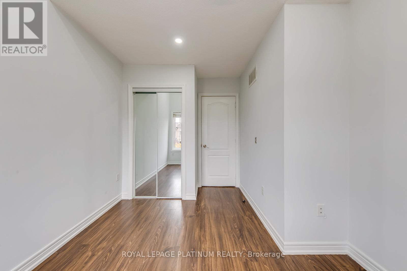 5644 Longboat Avenue, Mississauga, Ontario  L5M 7E8 - Photo 29 - W12519844