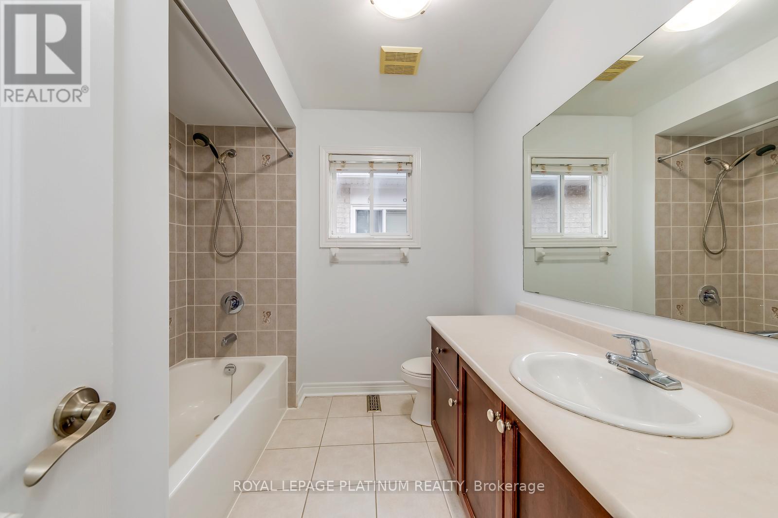 5644 Longboat Avenue, Mississauga, Ontario  L5M 7E8 - Photo 32 - W12519844