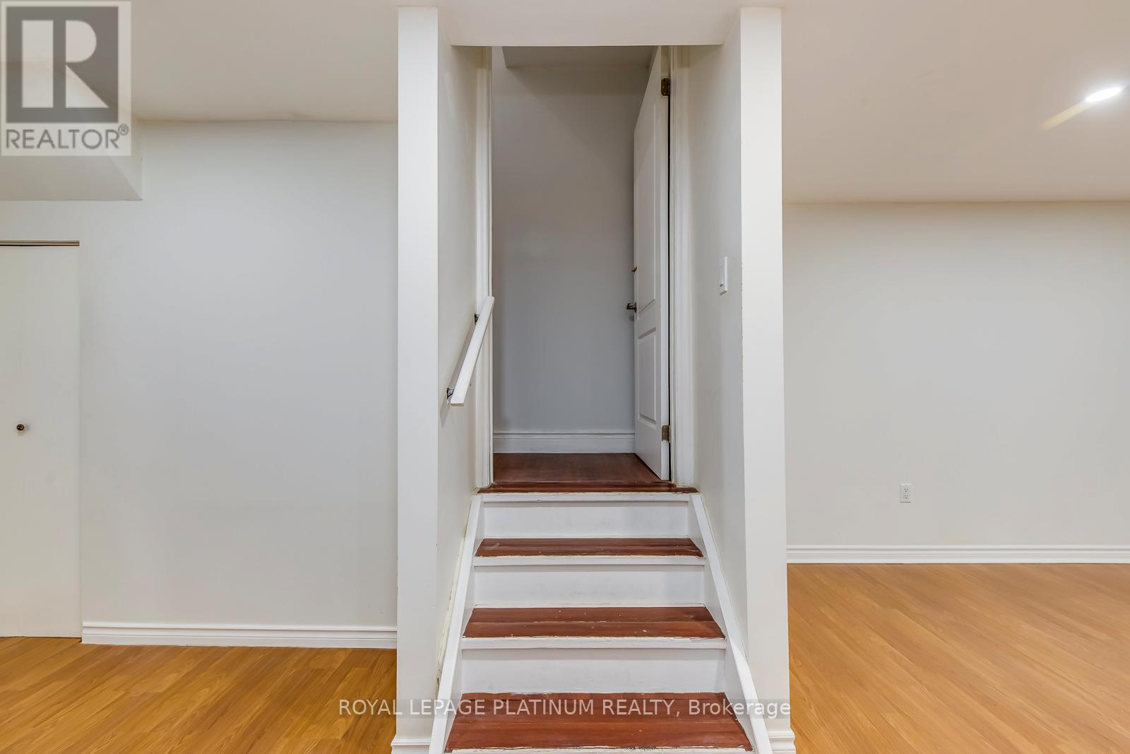 5644 Longboat Avenue, Mississauga, Ontario  L5M 7E8 - Photo 35 - W12519844